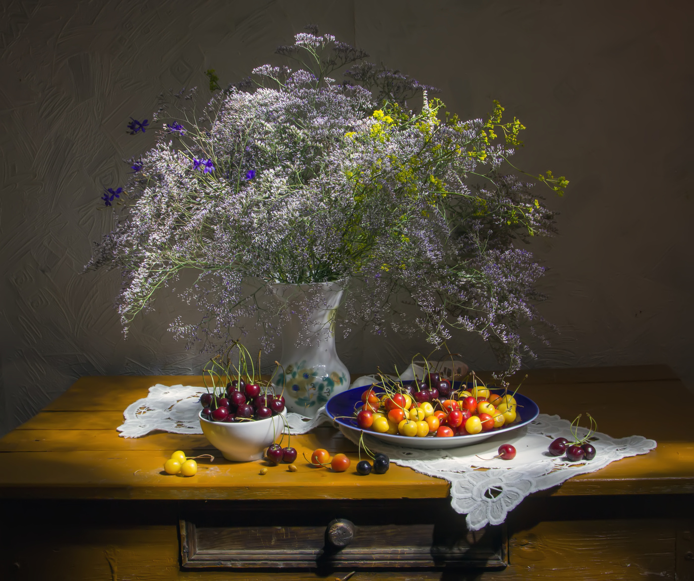 С черешенкой...