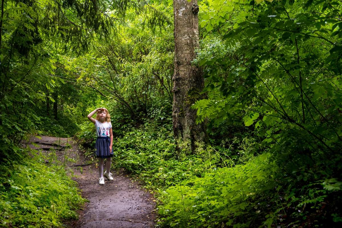 Одна в лесу