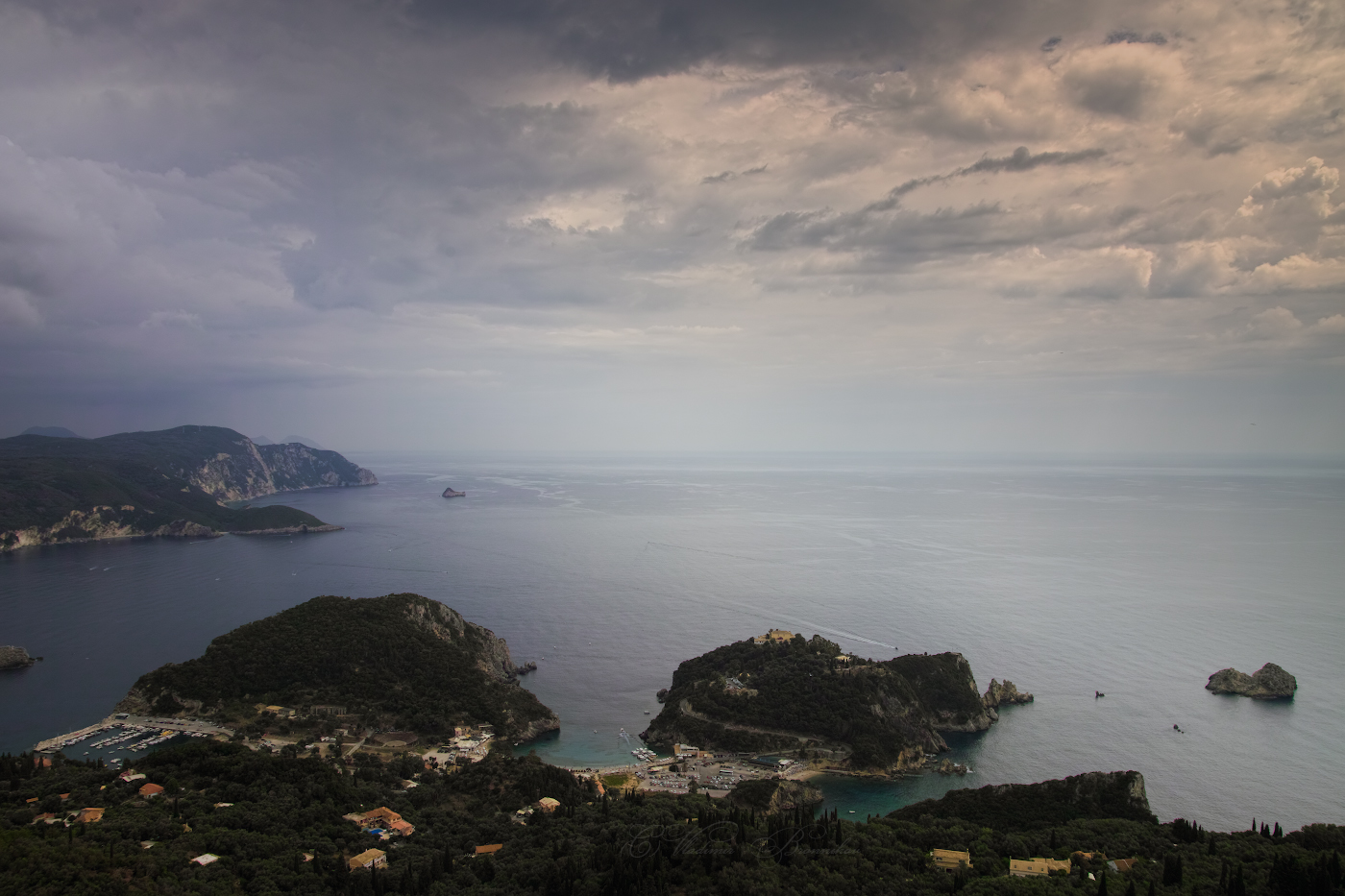 Палеокастрица перед грозой.