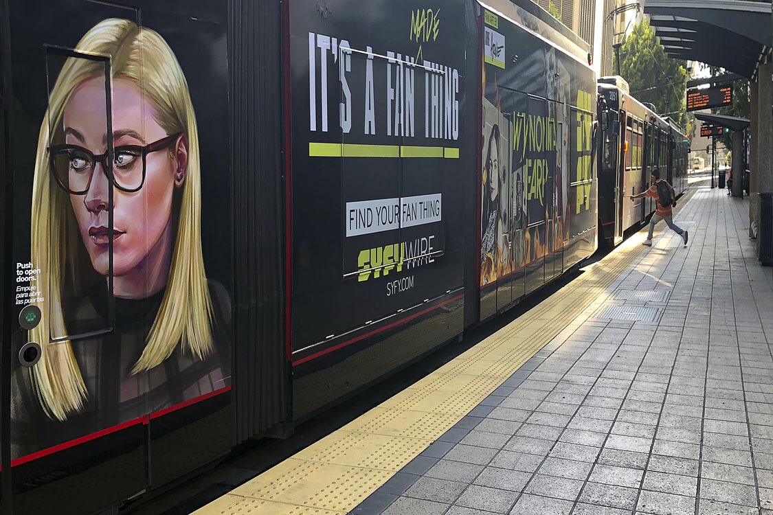 Поезд отходит