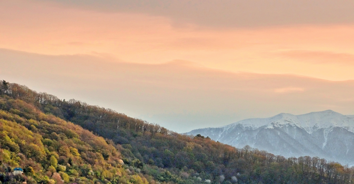 Вечер в горах Кавказа
