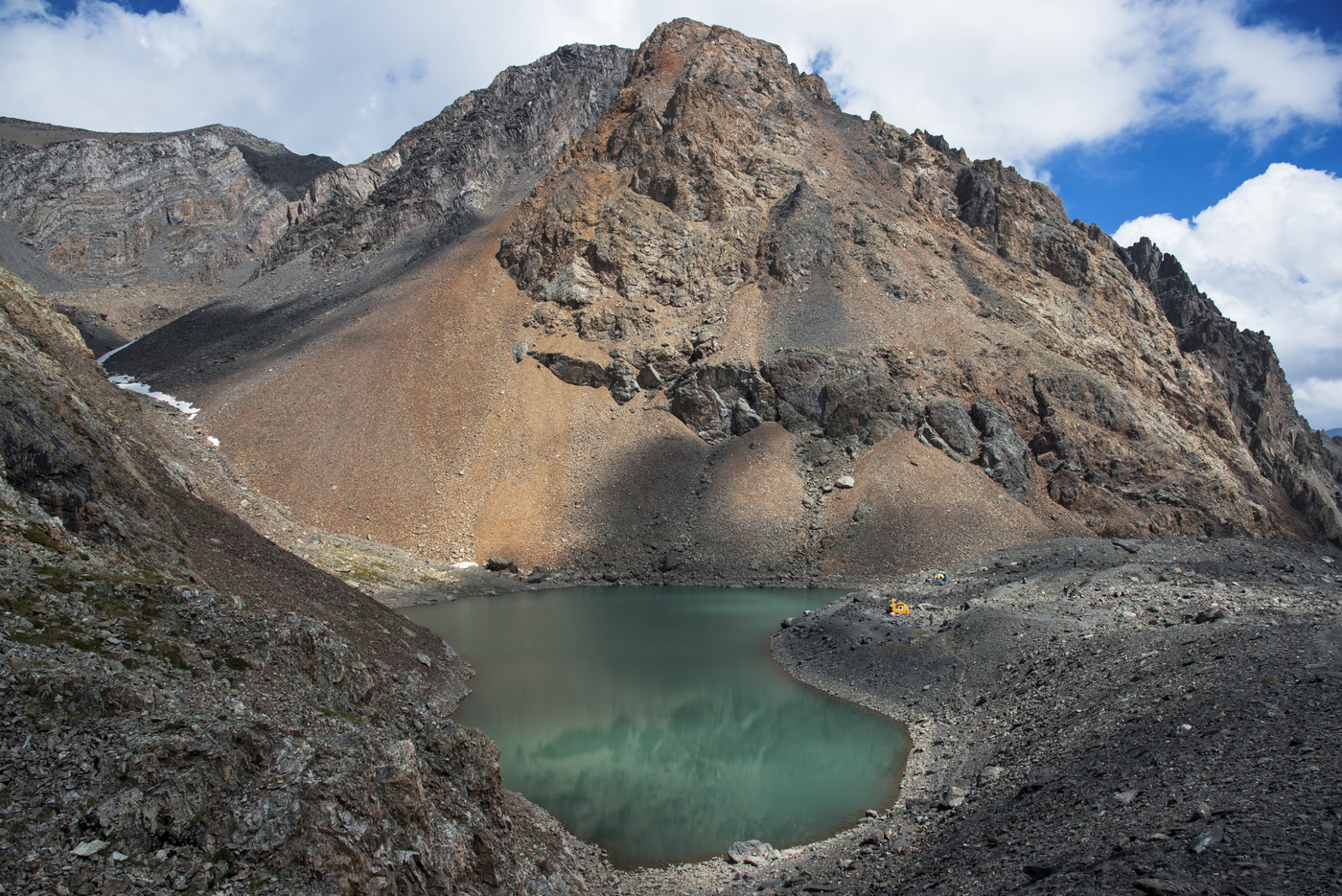 Голубое озеро
