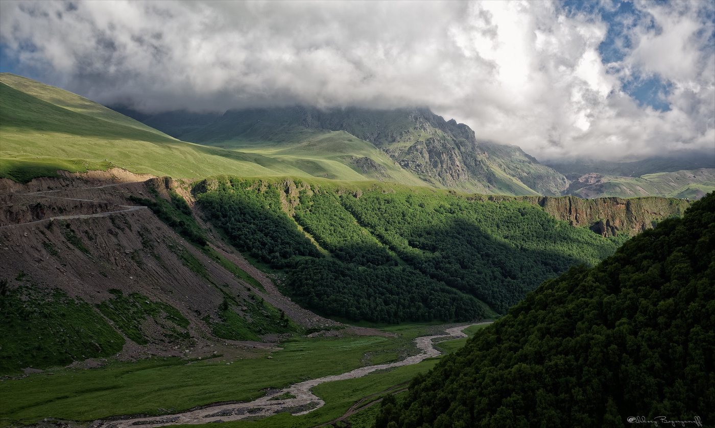 За поворотом...