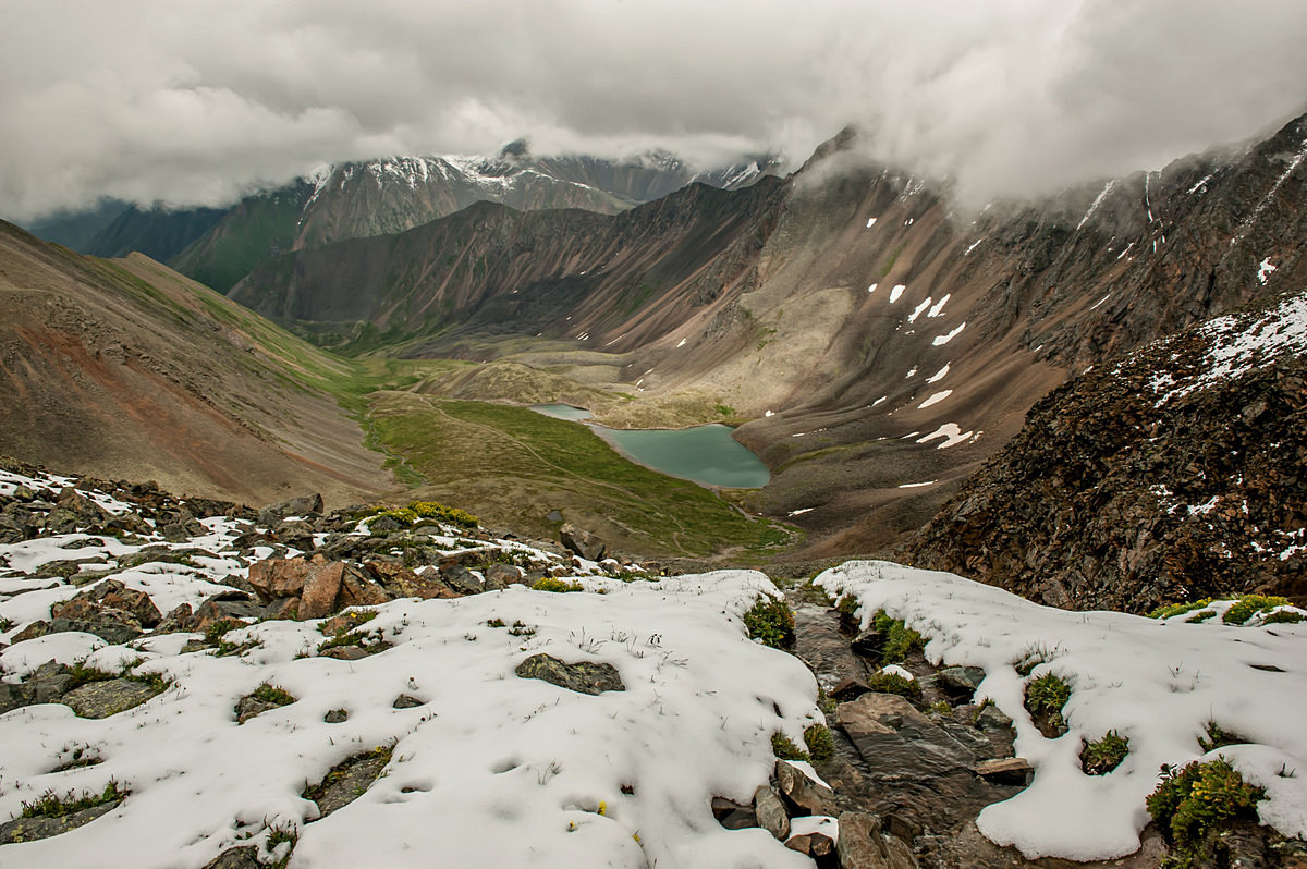 В долине гор...