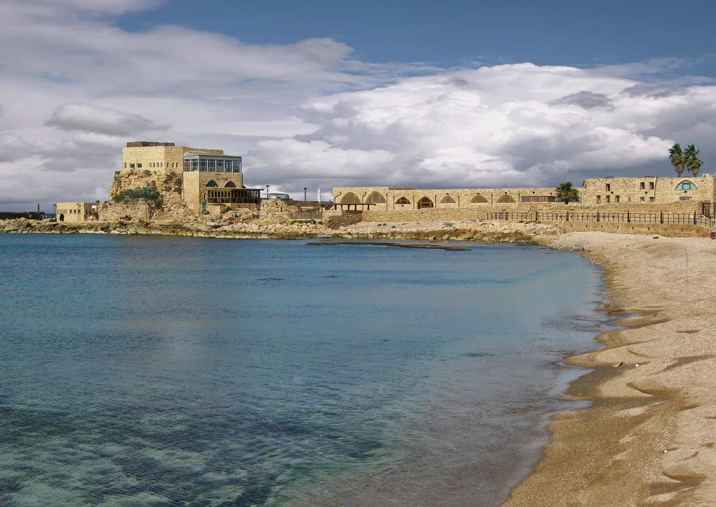 Замок на песке