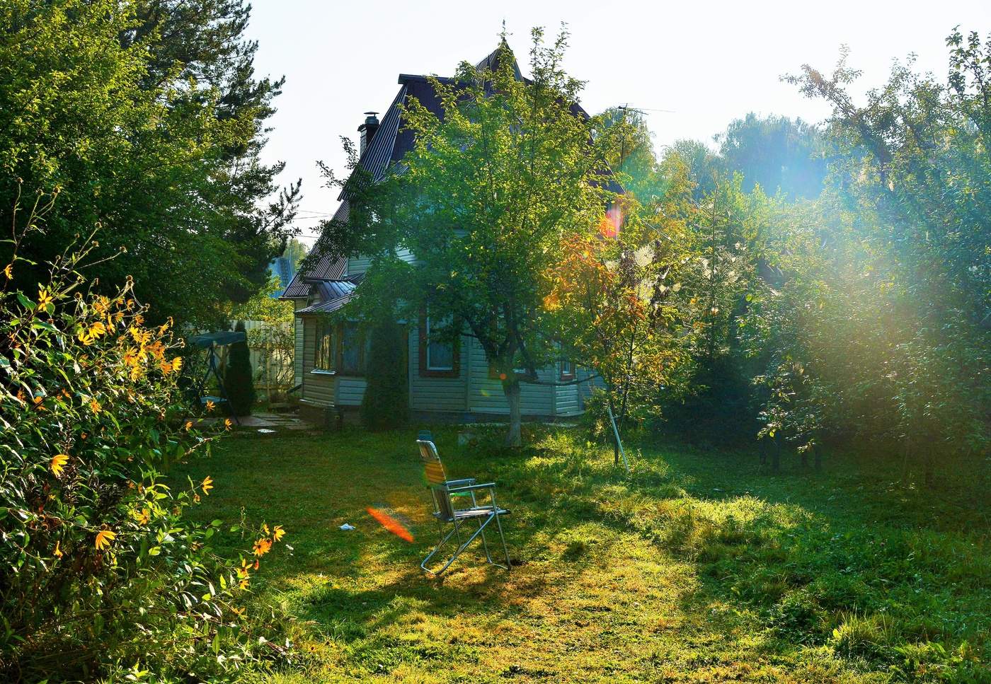 "Рябина, яблоки и мед и август - август, уходящий..."