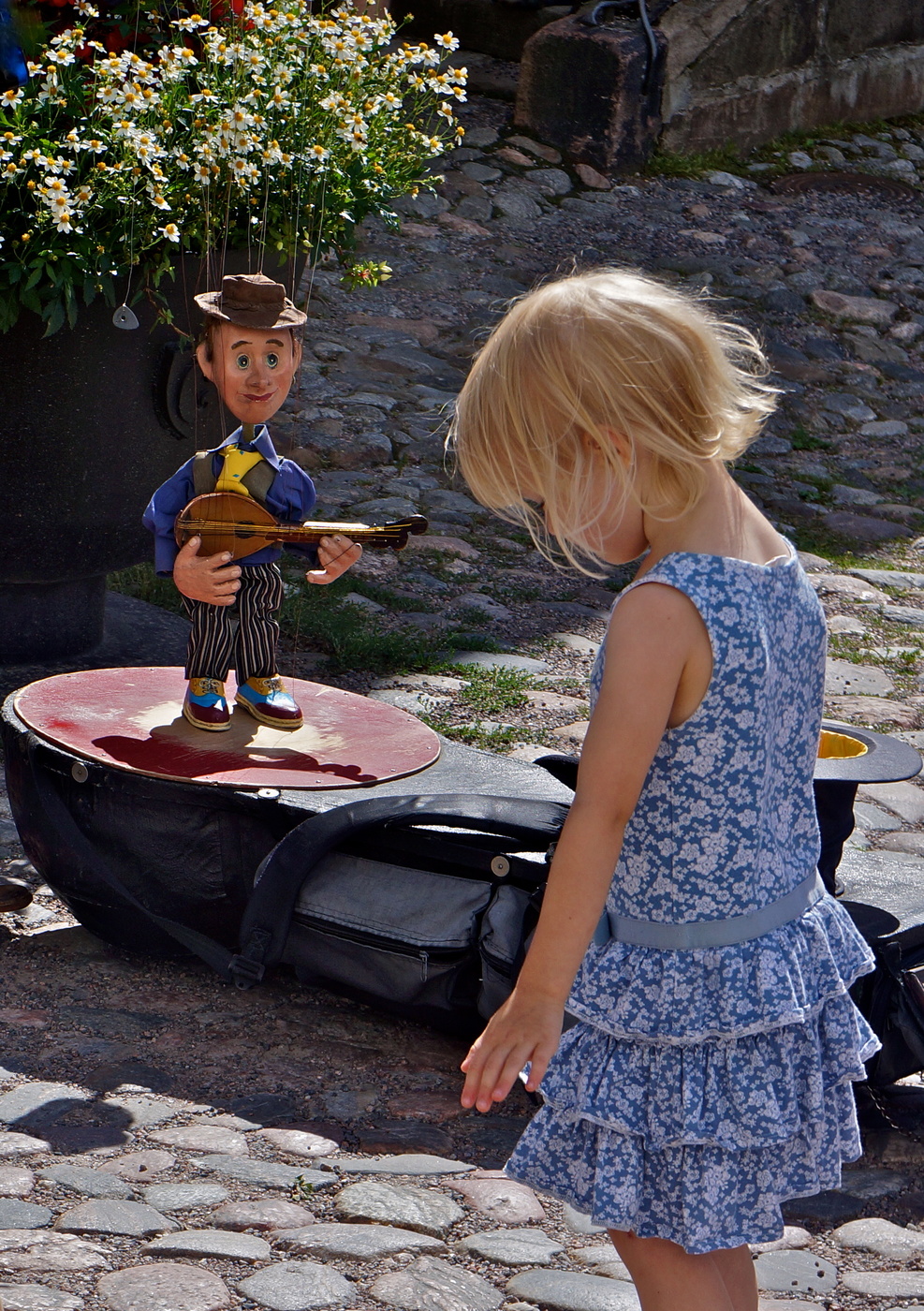 Девочка и марионетка