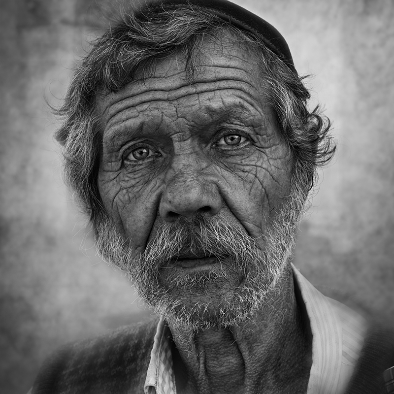 жизнь научит лапти плести