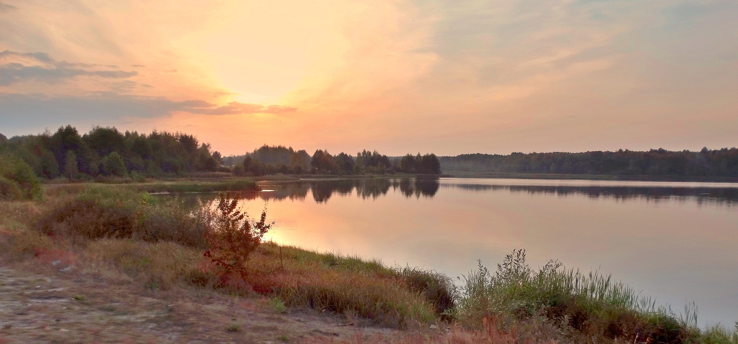 Вечерняя панорама озера