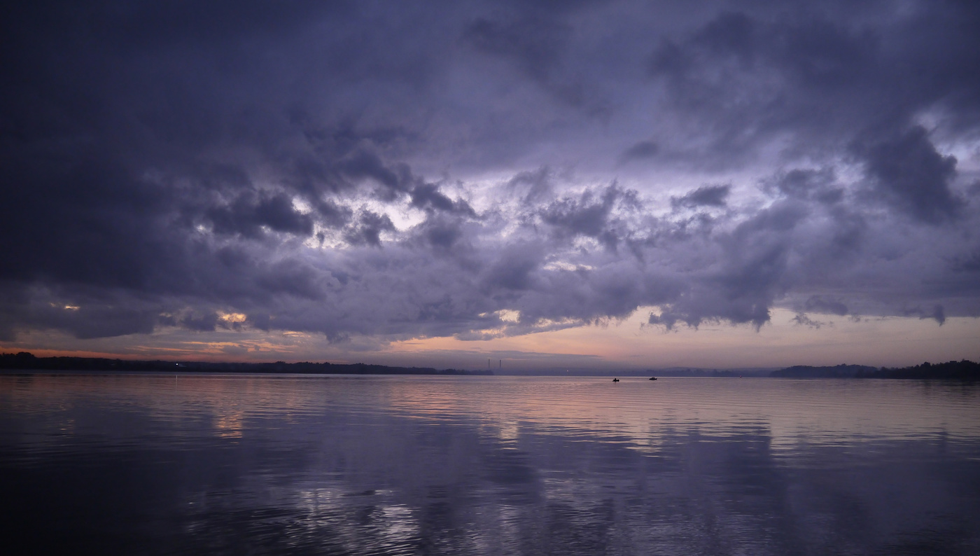 Субботний вечер на Каме.