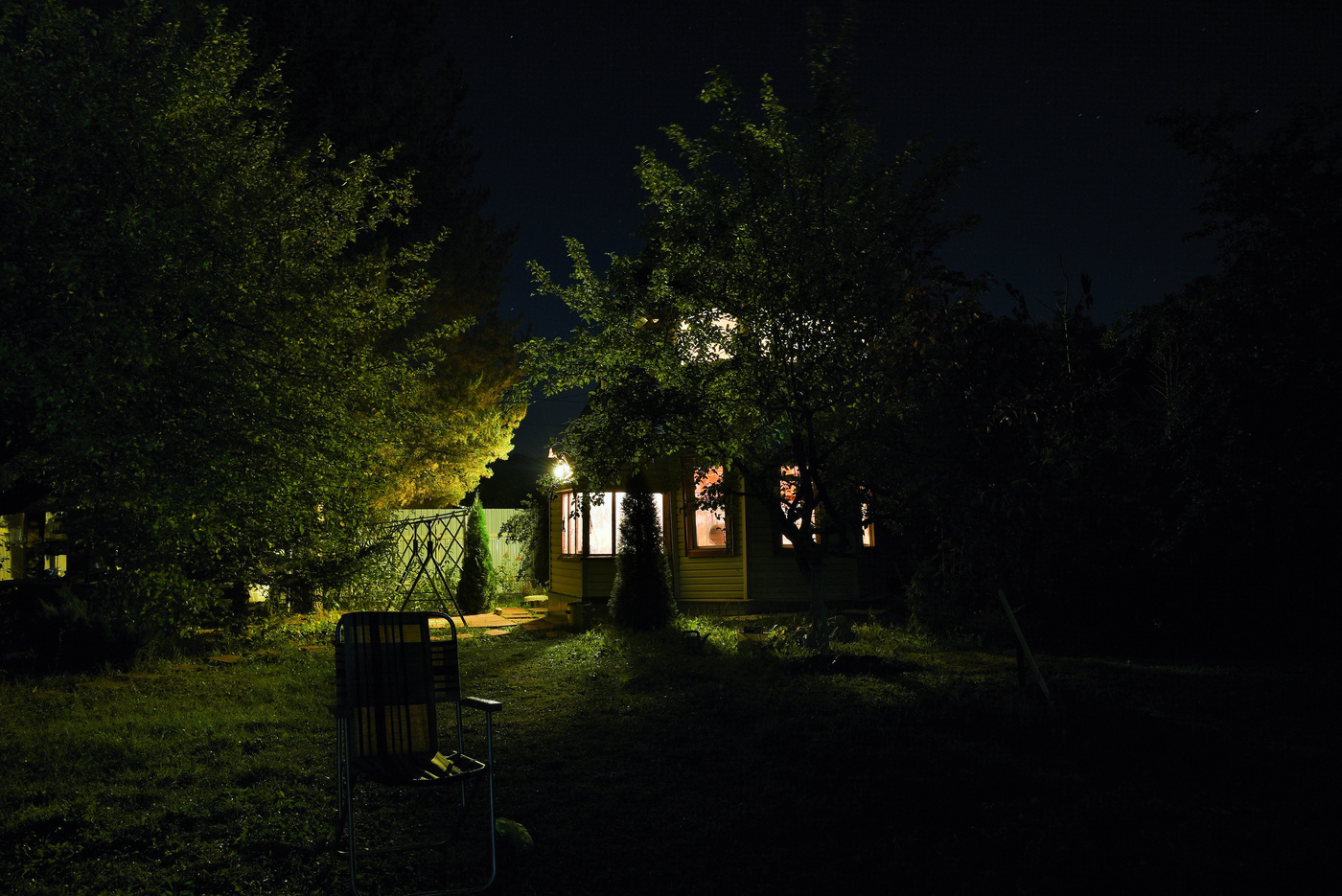 "Ты помнишь дачу и качели ..."