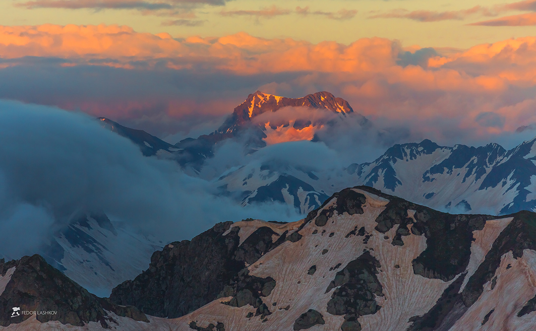 Абхазские горы на закате
