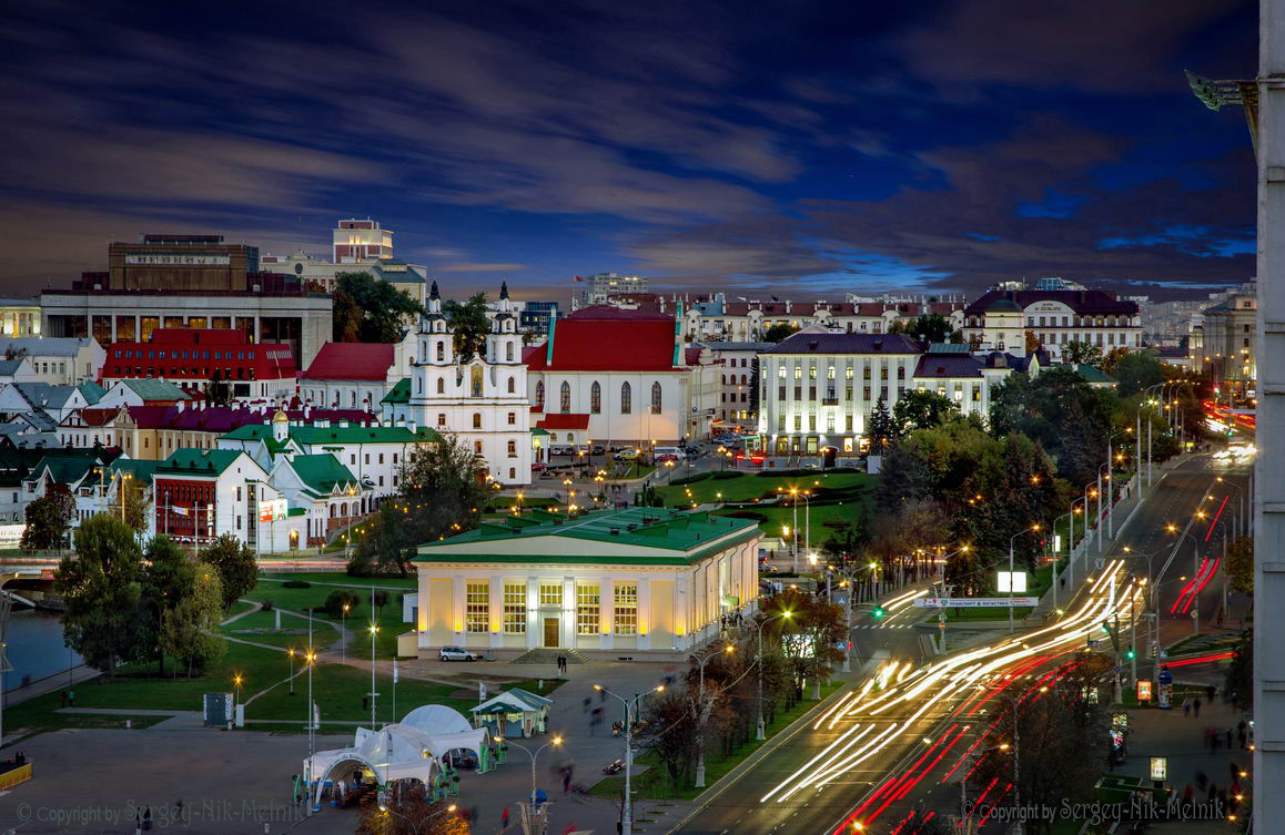 Жёлтый дом в центре города