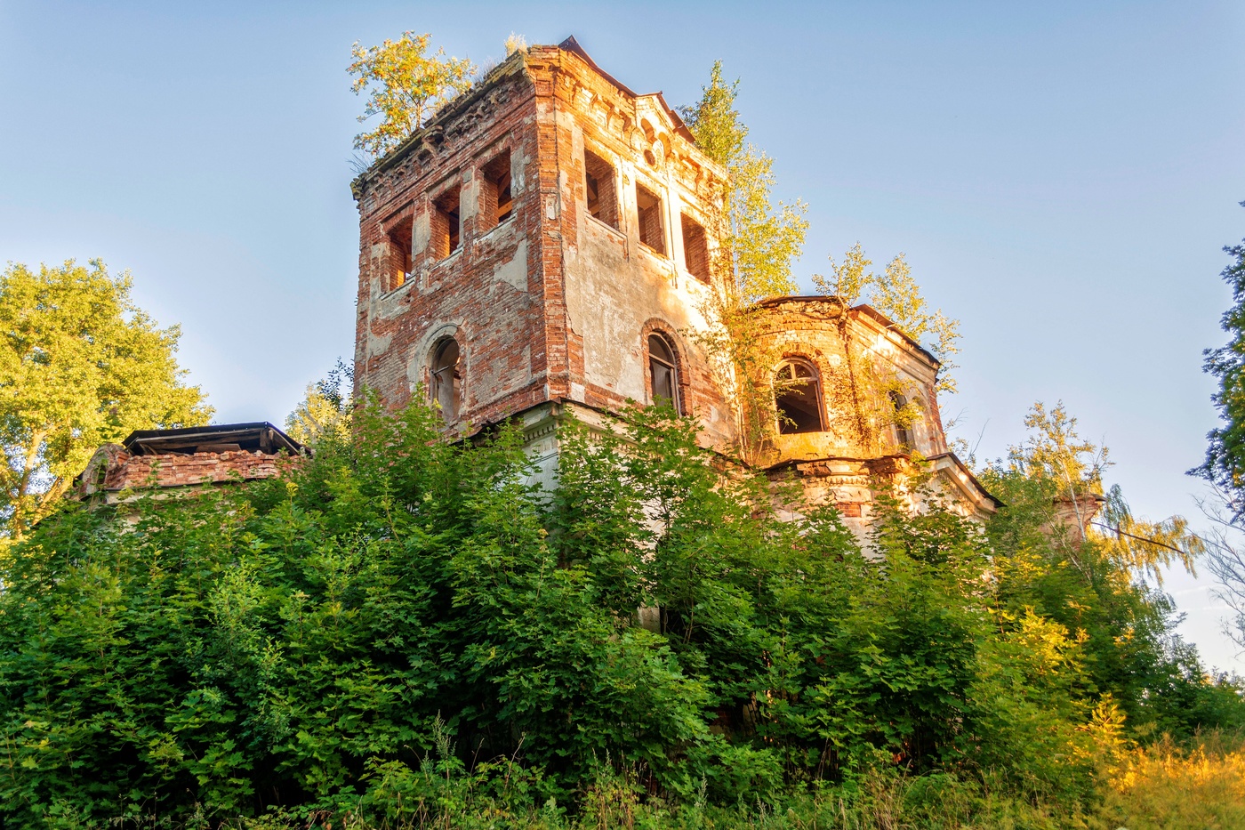 "Дом, в котором живет..."