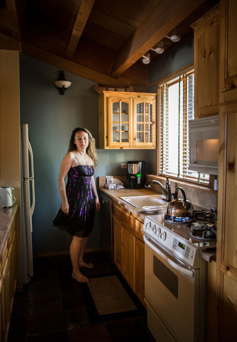 Девушка у окна