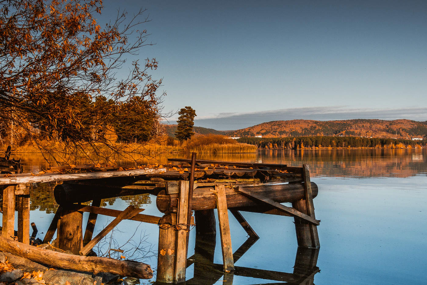 Октябрьский мосток