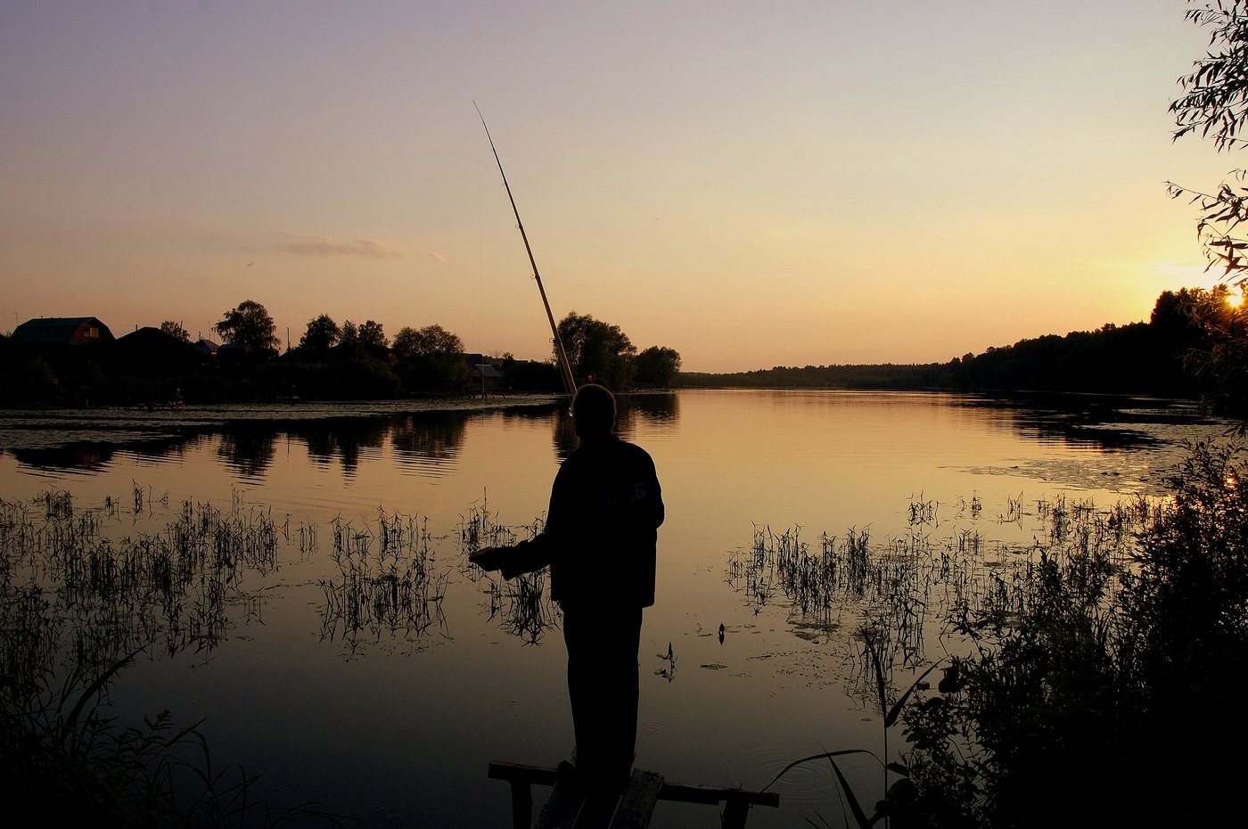 На вечерней зорьке.