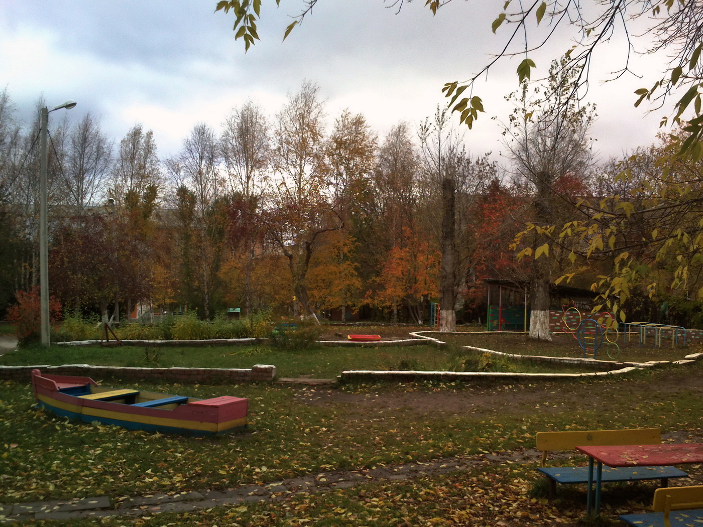 Ускакали деревянные лошадки..