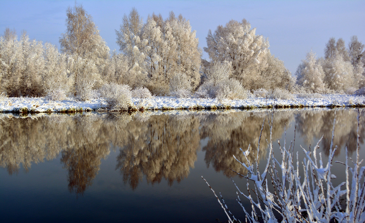 На родниковом озере