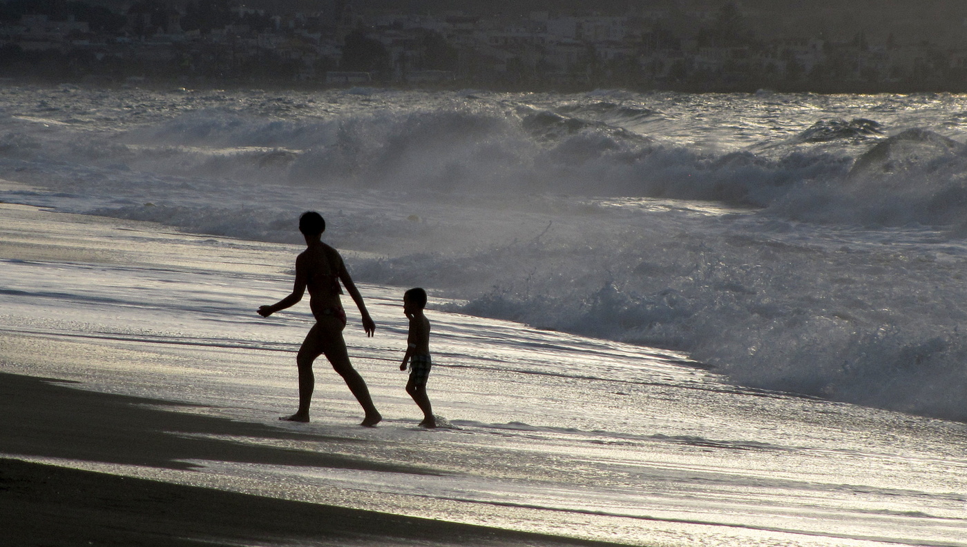 Вечером на море