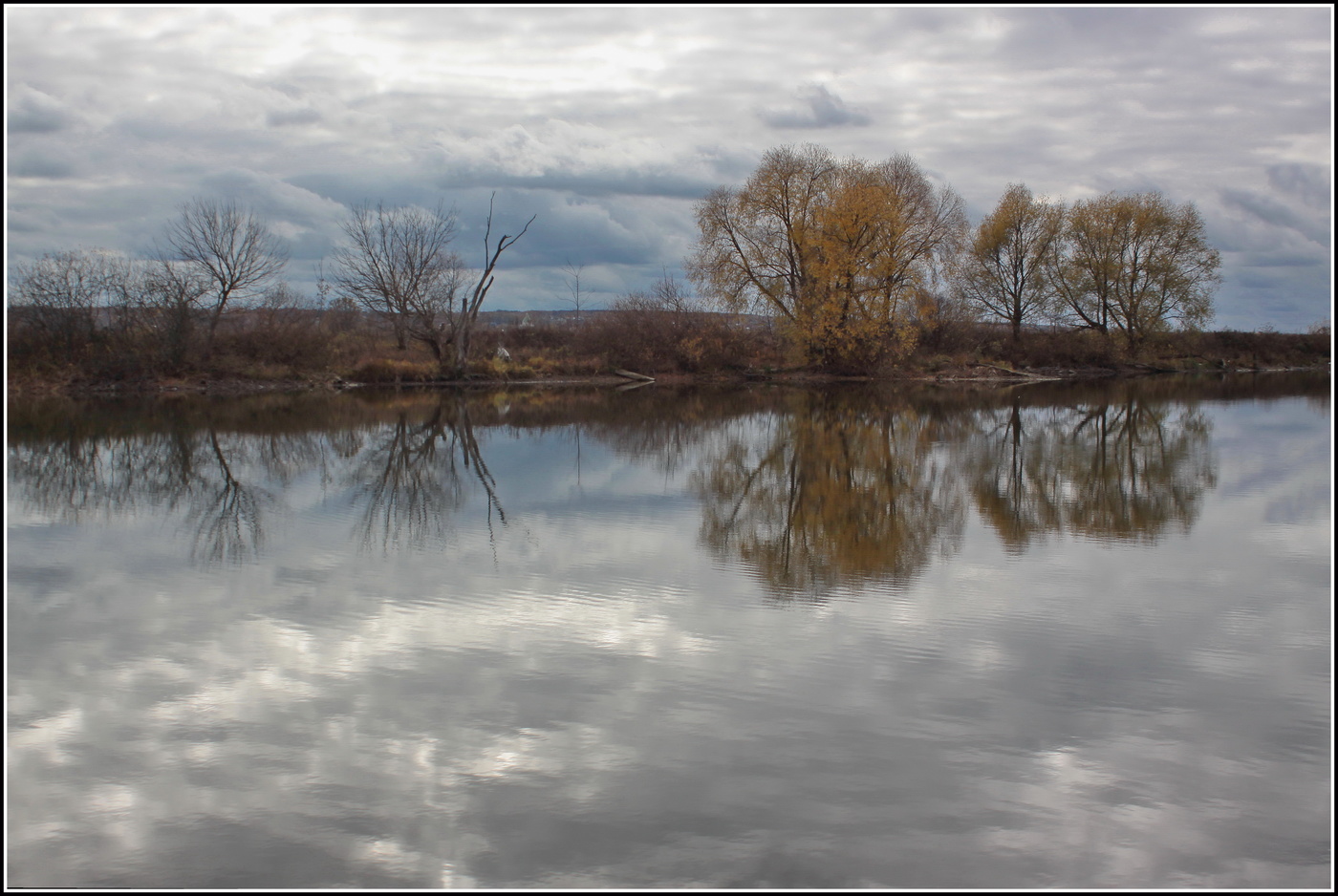 в тревожной тишине