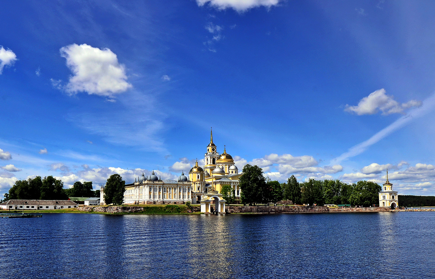 Селигер. Нило-Столобенская пустынь.