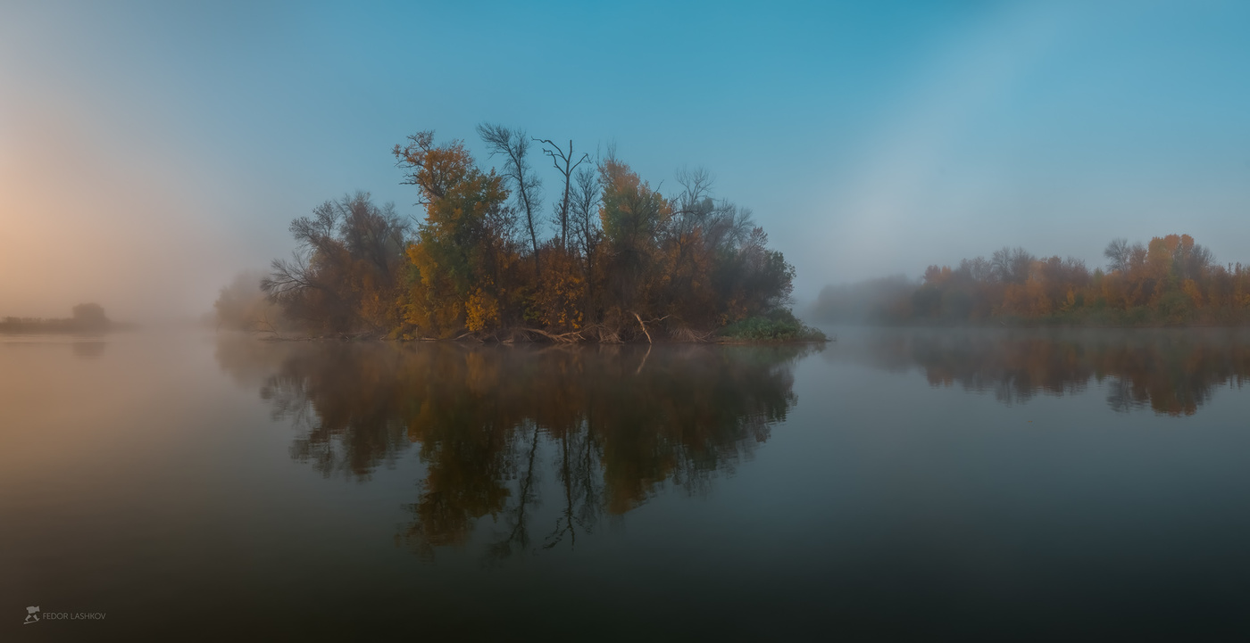 Остров на реке