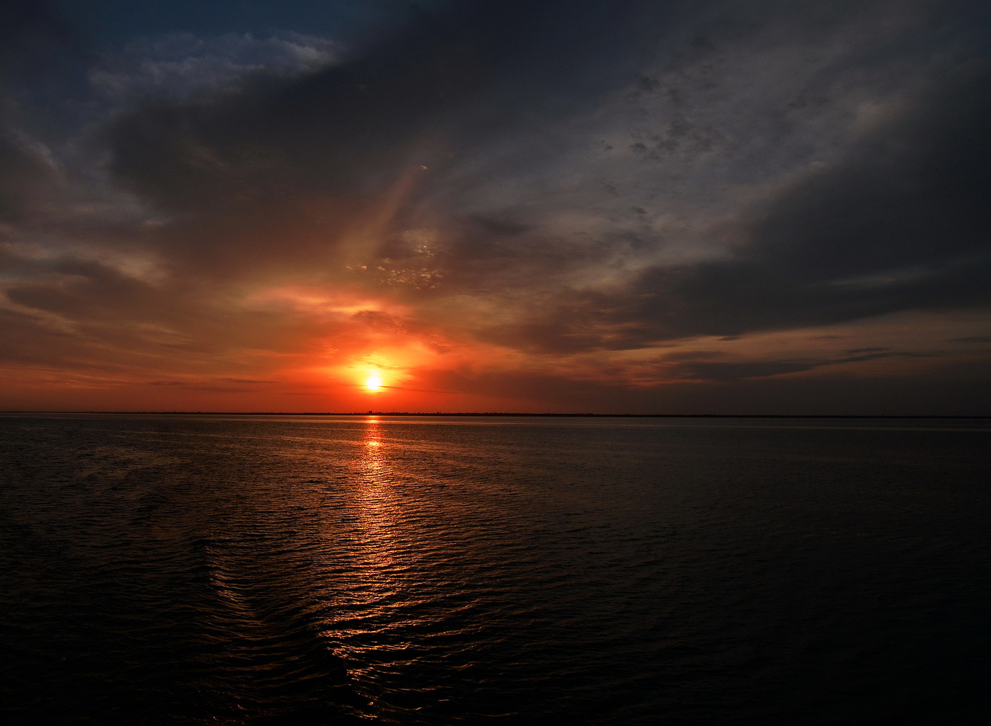 Волга. Магия заката.