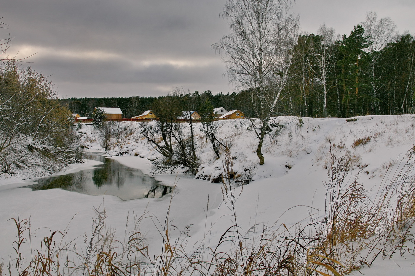 Пасмурным днём.