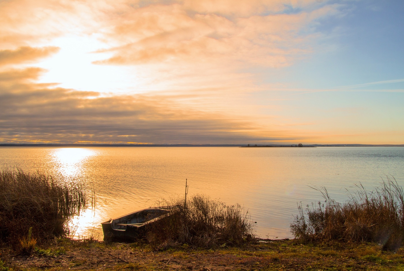 утро на озере