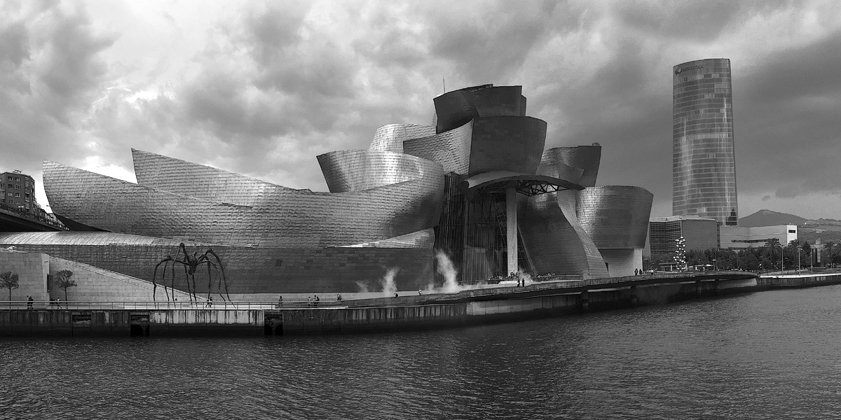 И корабль плывет