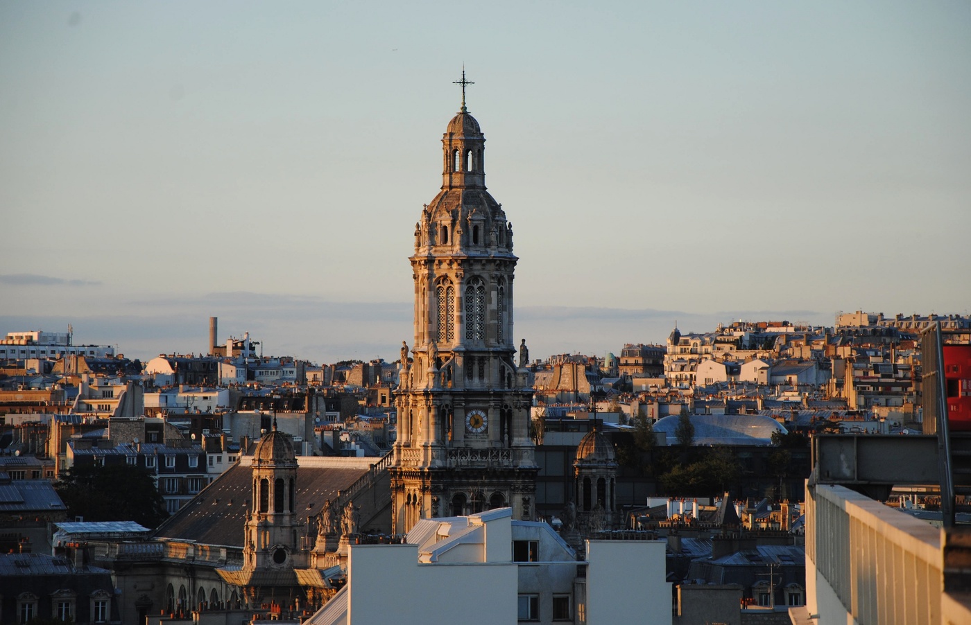 Вечер над Парижем.