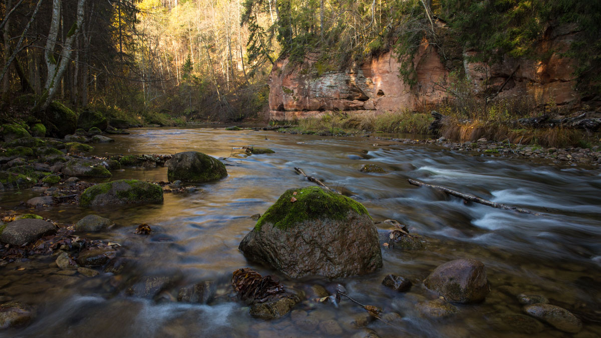 По древней долине
