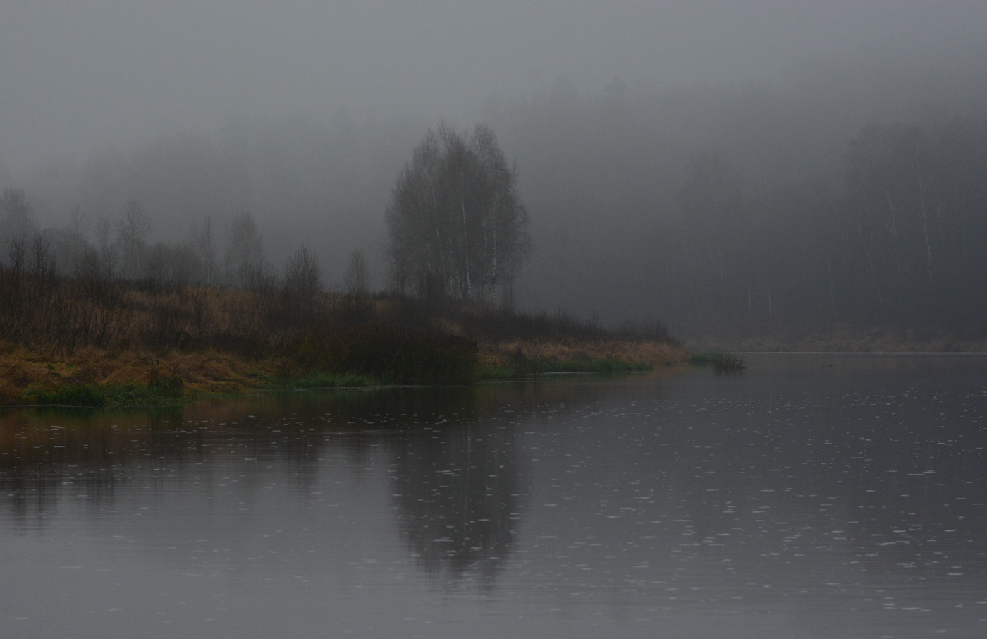 "Пред рассветом дремлют воды..."