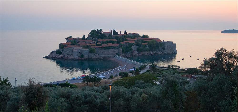 Святой Стефан вечером