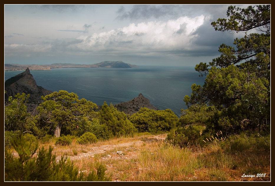 А на горизонте - гроза