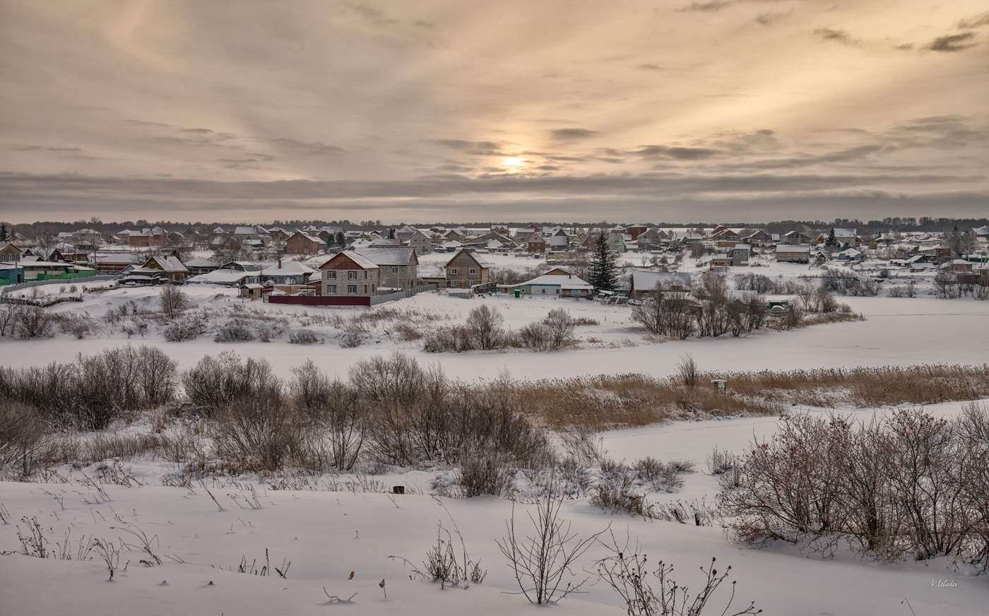 кое-как рассвело