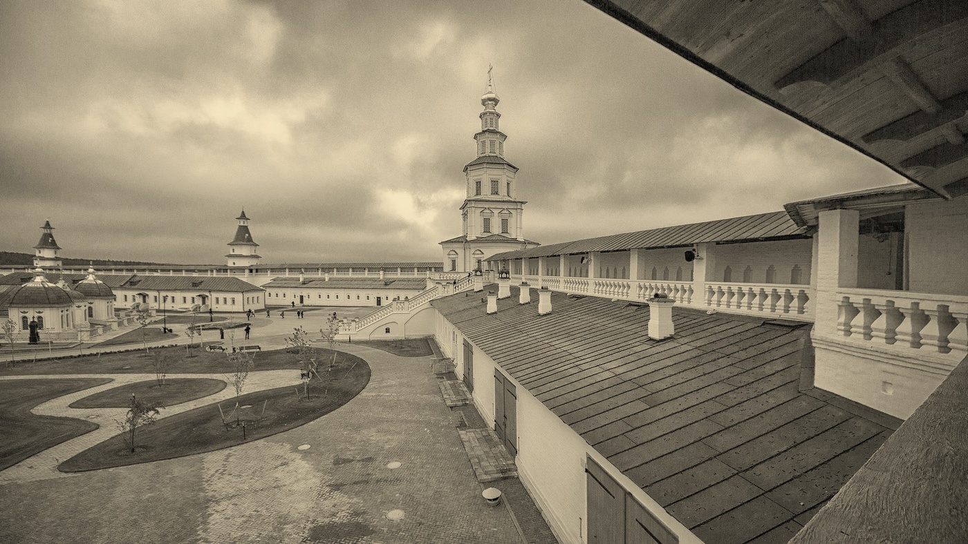 В монастыре