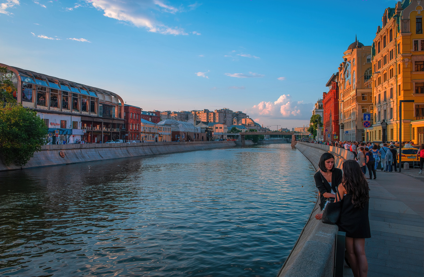 Вечер в Москве