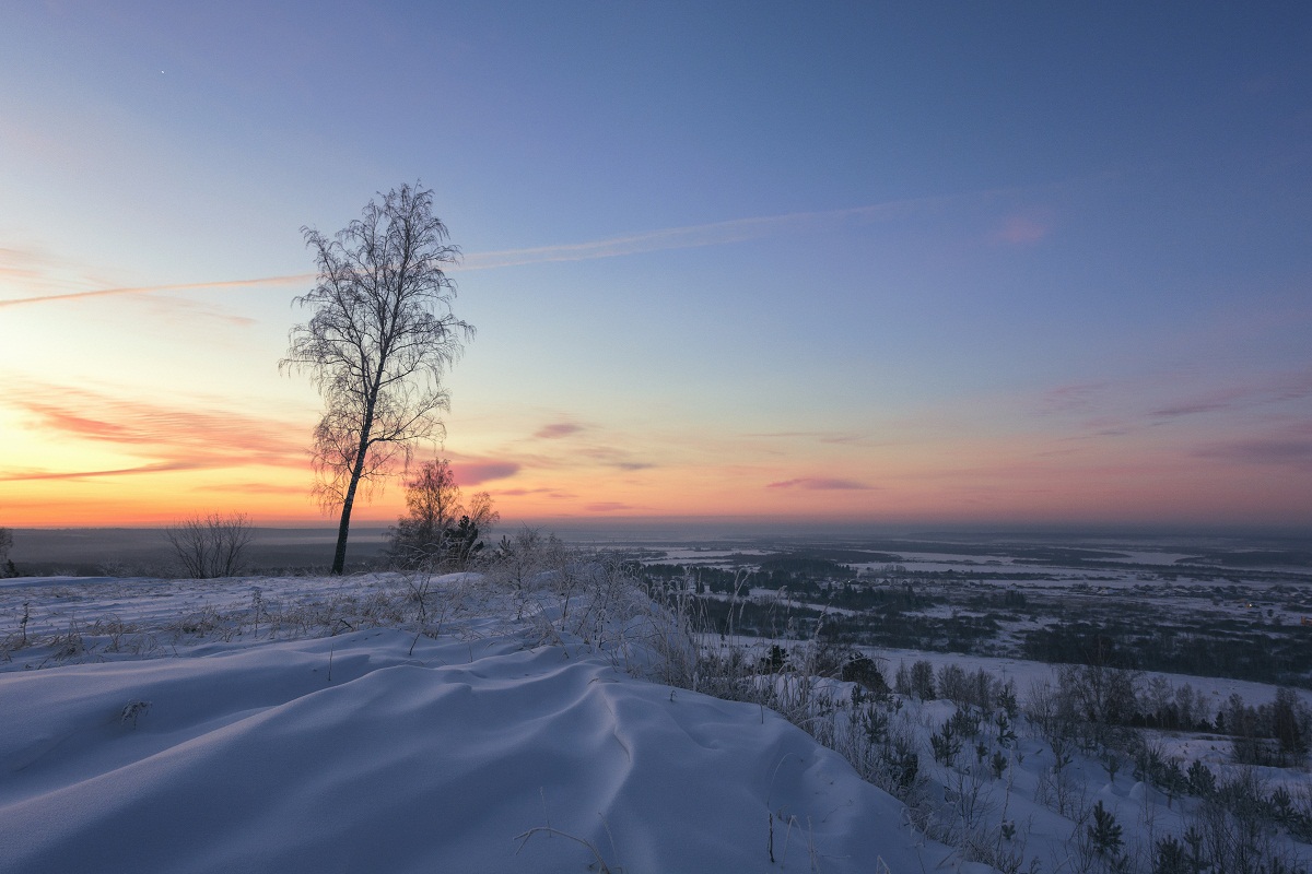 Рассвет холодной зимы.