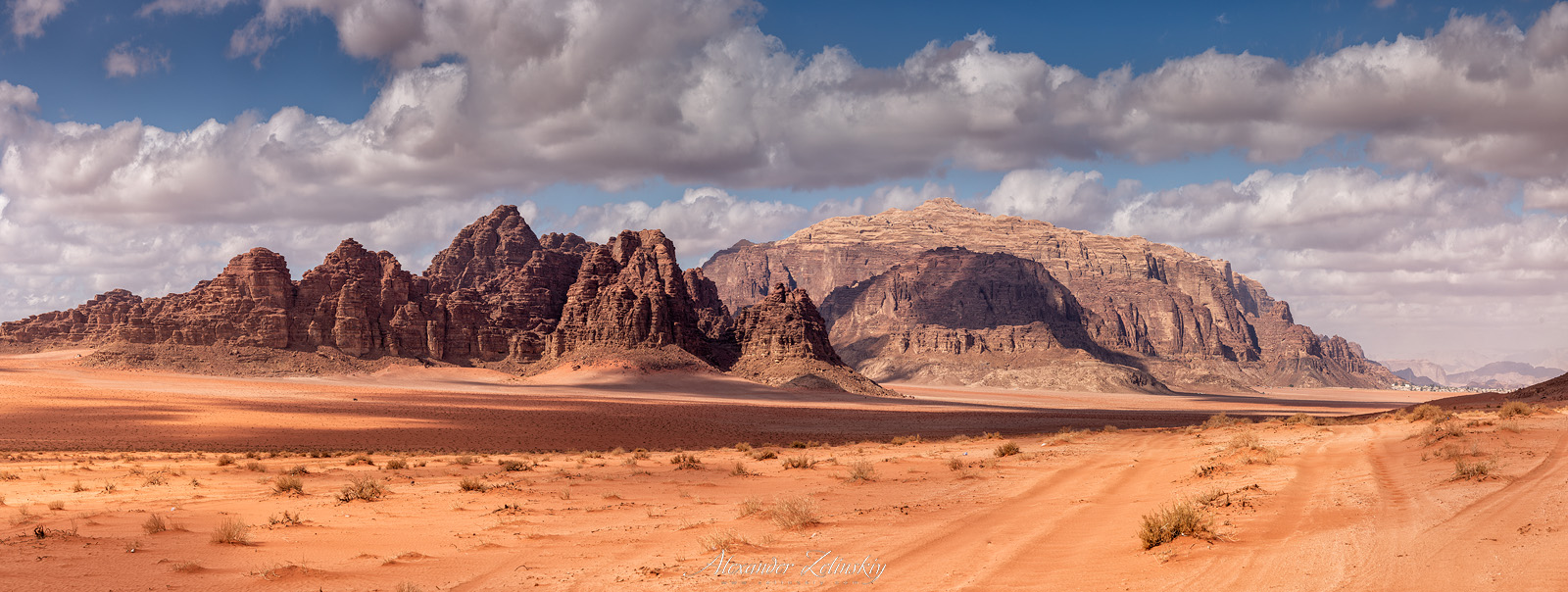 Панорама Лунной Долины