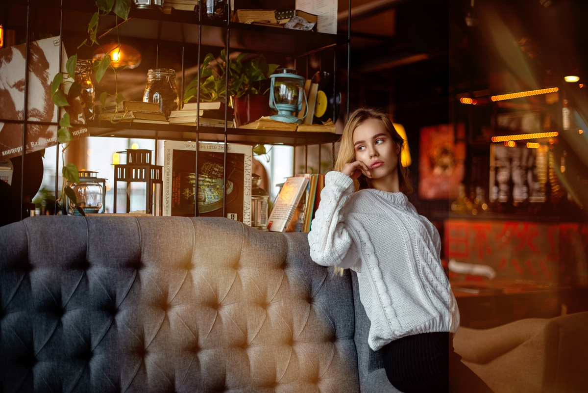 А в ресторане...