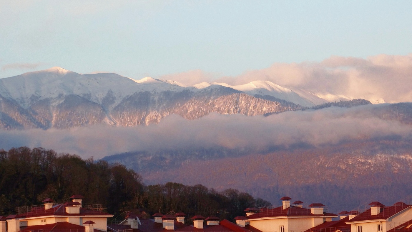 Кавказ в вечерней дымке