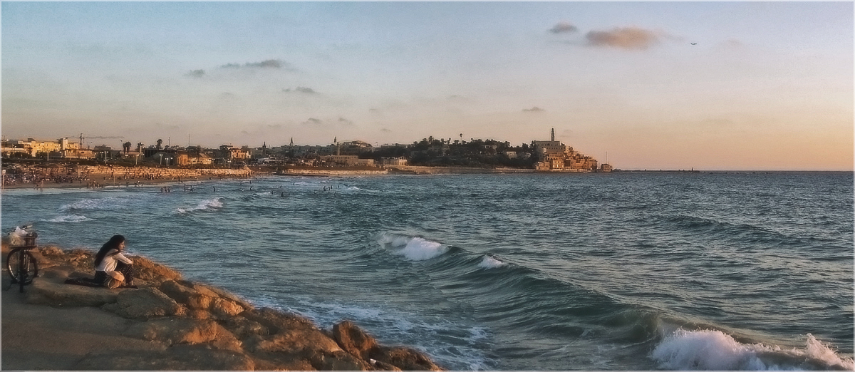 Послушай море...