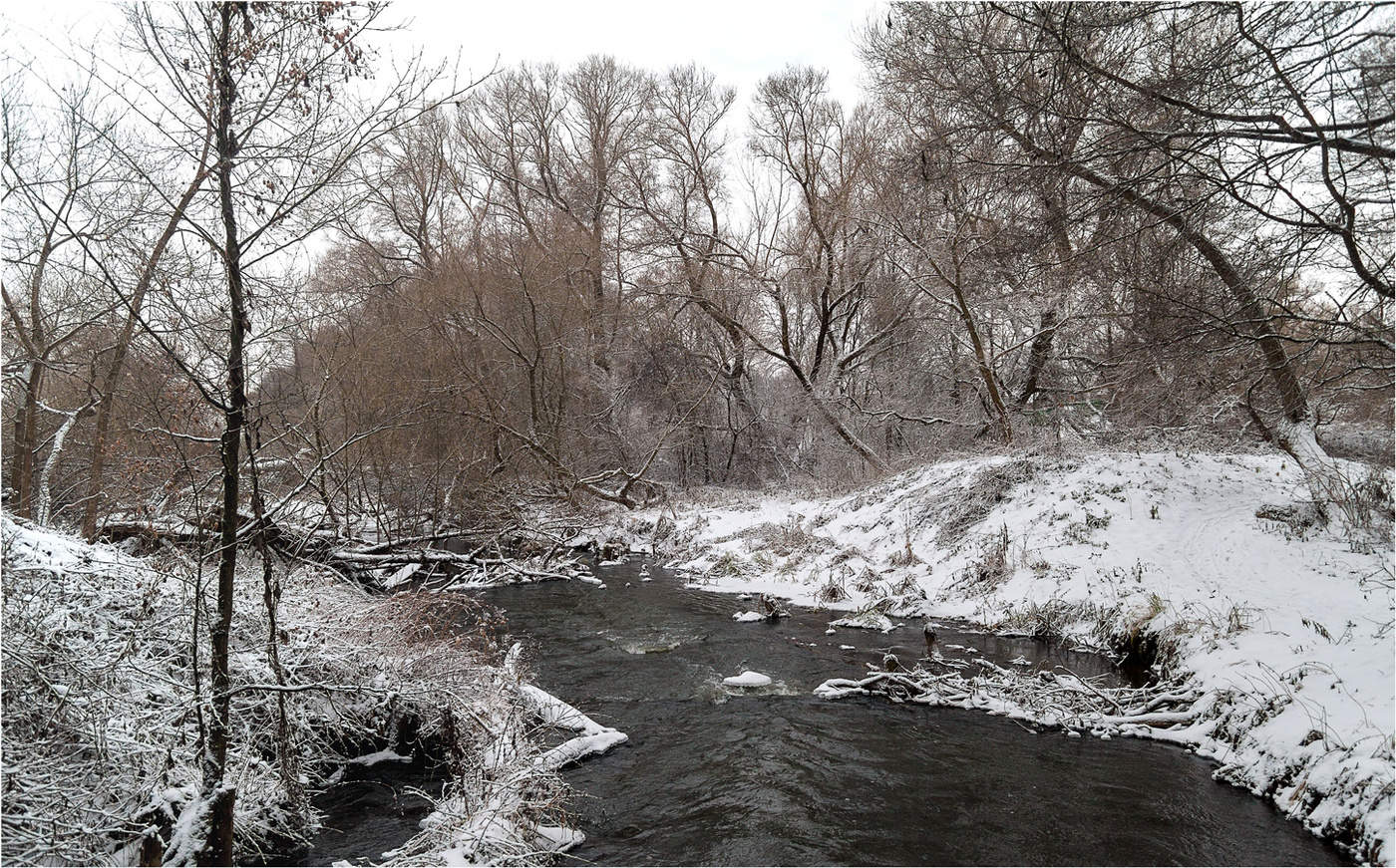Течет река...