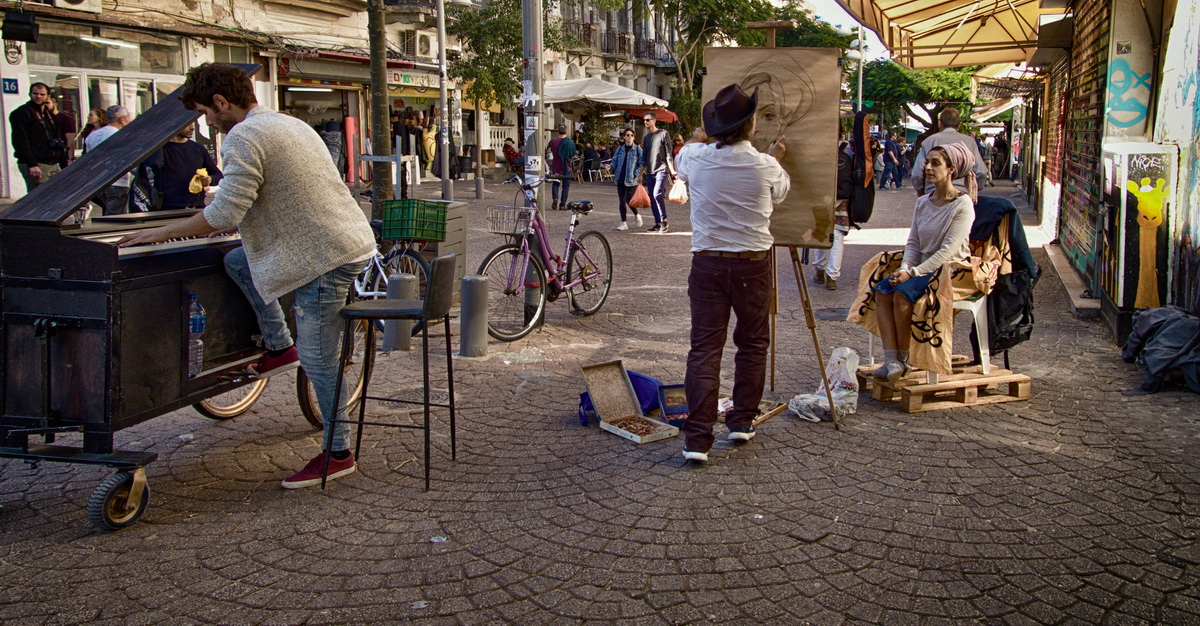 Уличная зарисовка