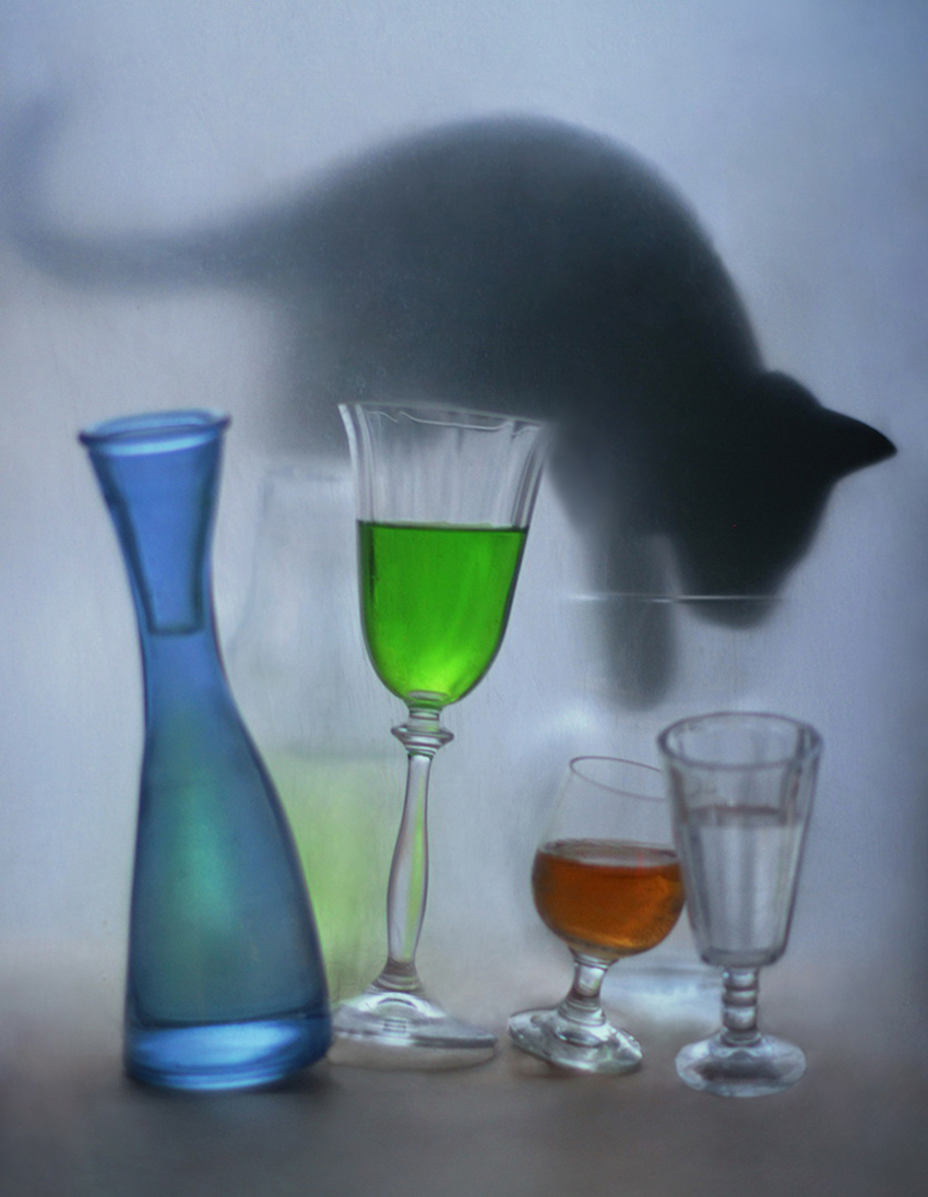 Вдруг откуда ни возьмись, появился черный Кысь...