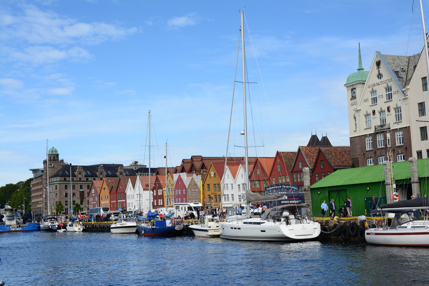 Берген. Вид на Ганзейскую набережную.
