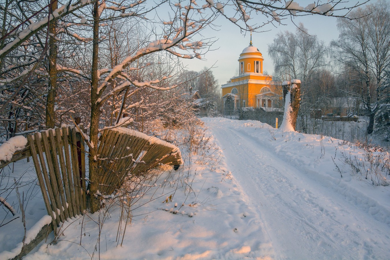 Крестовоздвиженская церковь.
