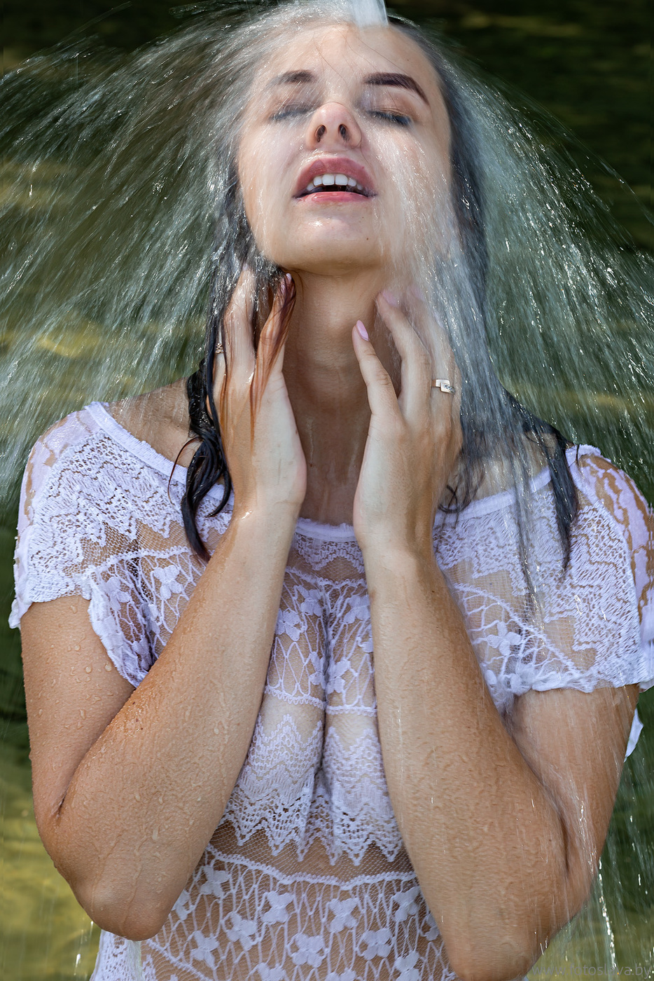 с Кариной на озере